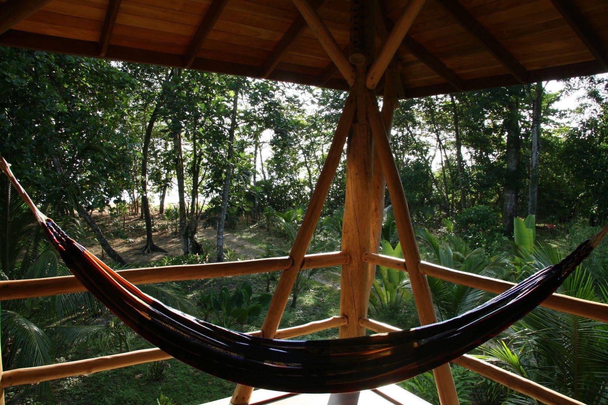 Bluff Beach Retreat Bocas del Toro Exterior photo