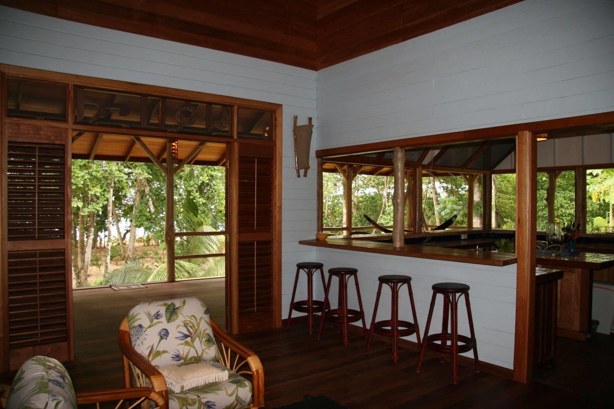 Bluff Beach Retreat Bocas del Toro Exterior photo