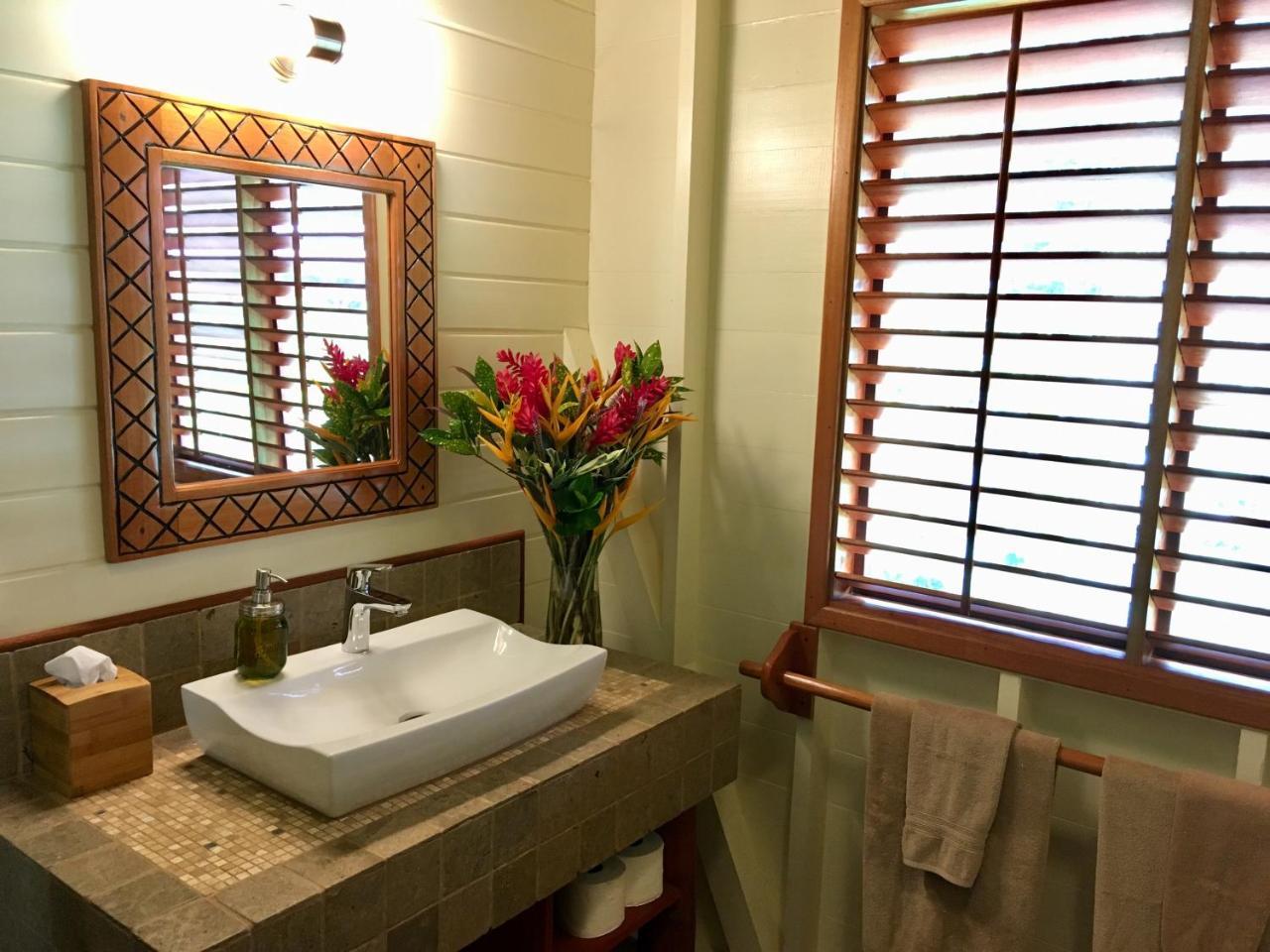 Bluff Beach Retreat Bocas del Toro Exterior photo